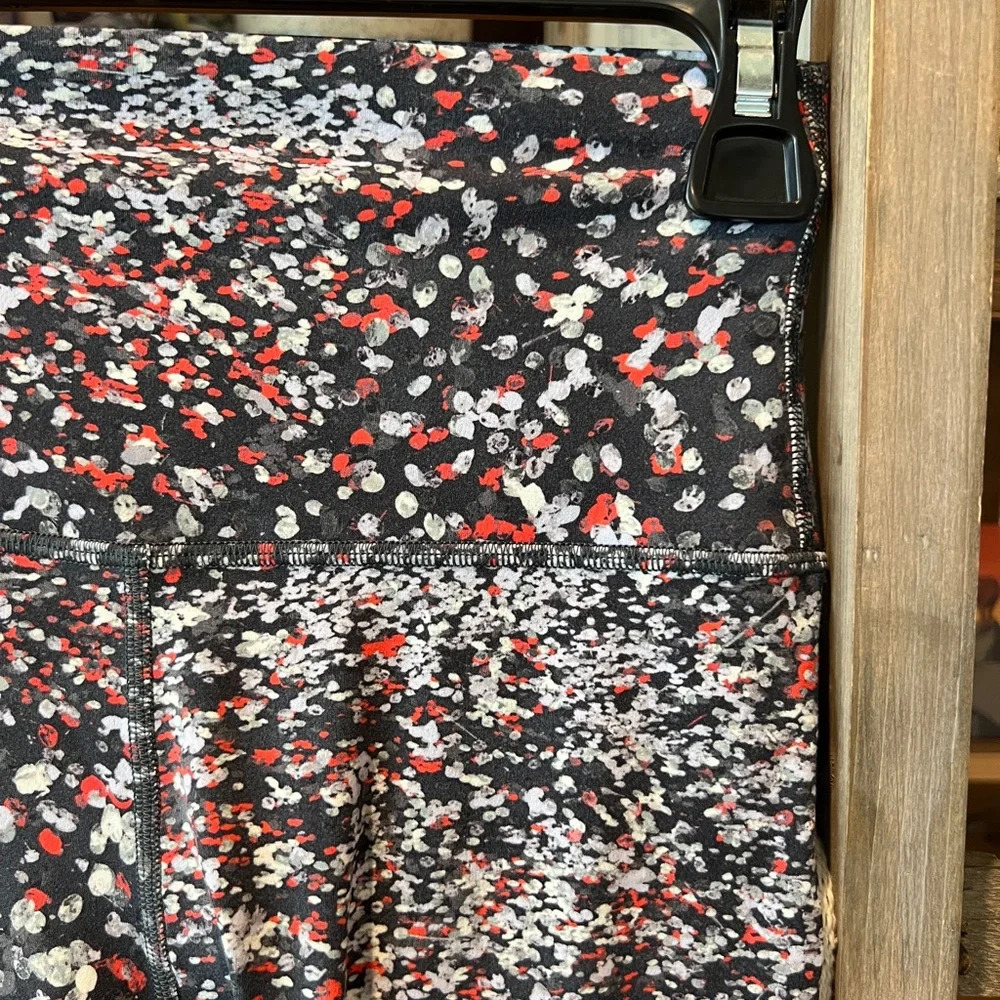 Lululemon women’s Align crop 21” size 4 - Picture 2 of 10